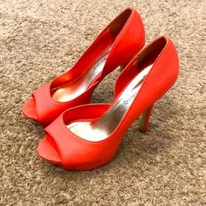 Size 6.5 Just Fabulous Coral High Heels
